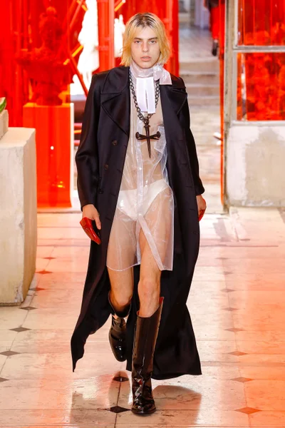 Look 26